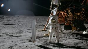 Read more about the article How NASA Plans On Building A Moon Base