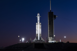 Read more about the article Why Did Falcon Heavy Have A Gray Band, Expendable Core, & More