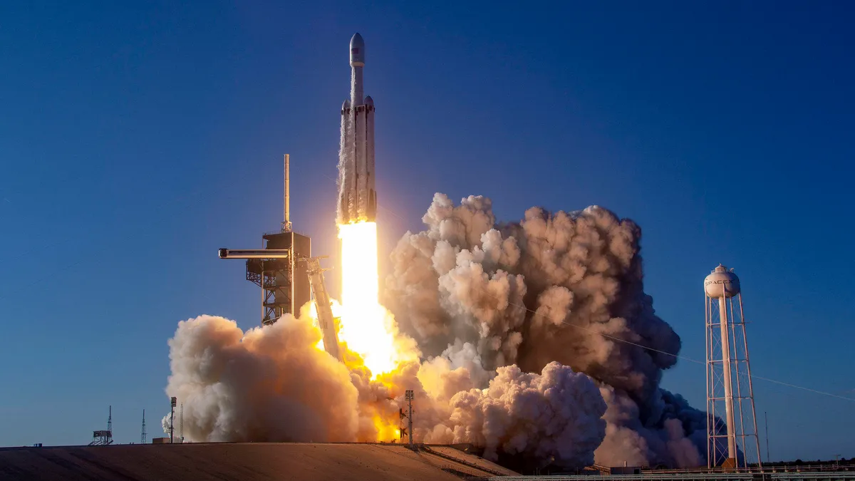 Read more about the article SpaceX’s Falcon Heavy Is About To Launch A Spaceplane!