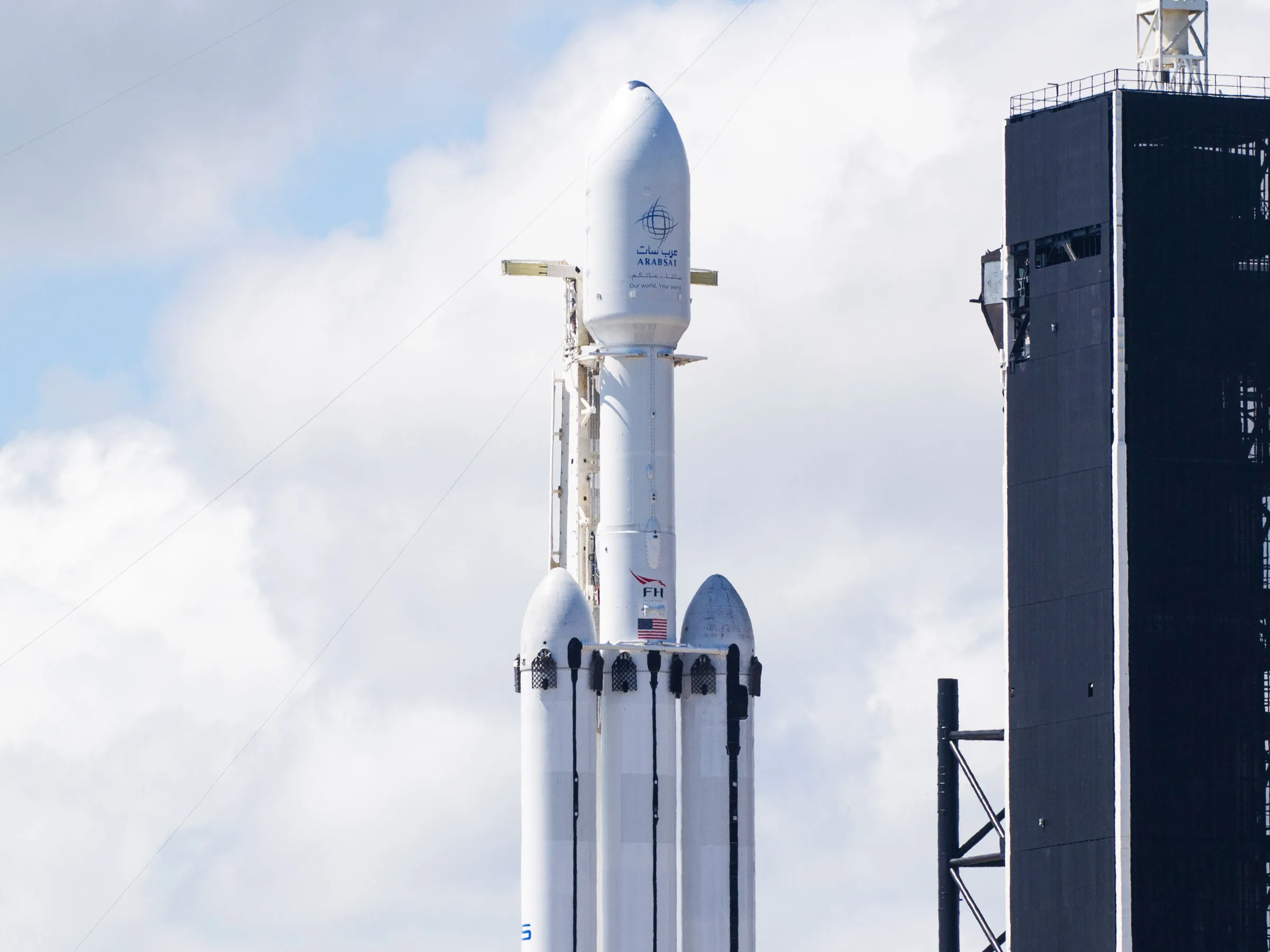 Read more about the article Why SpaceX’s Falcon Heavy Went 3 Years Without a Launch