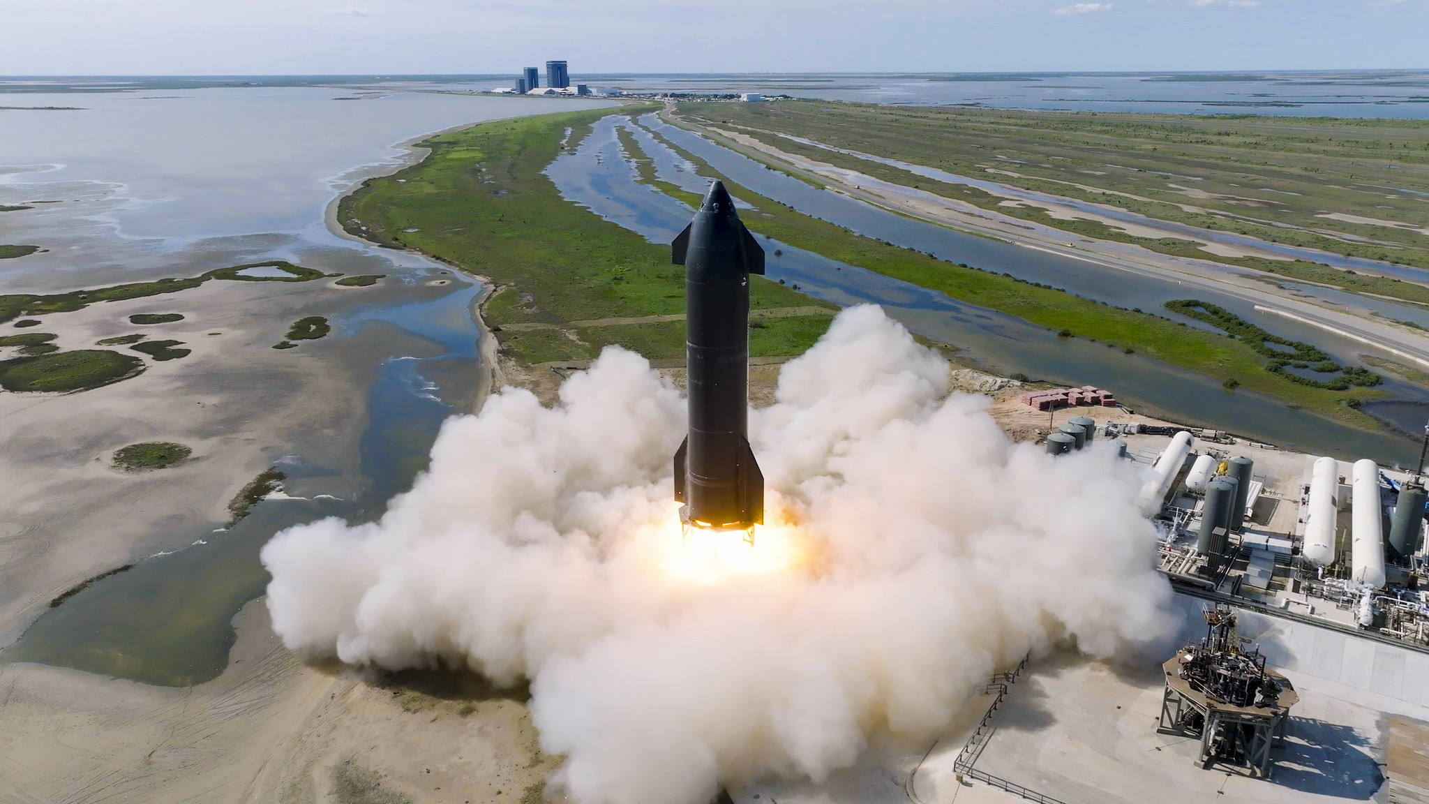 Read more about the article The FAA Needs More From SpaceX Before Starship Launch Approval